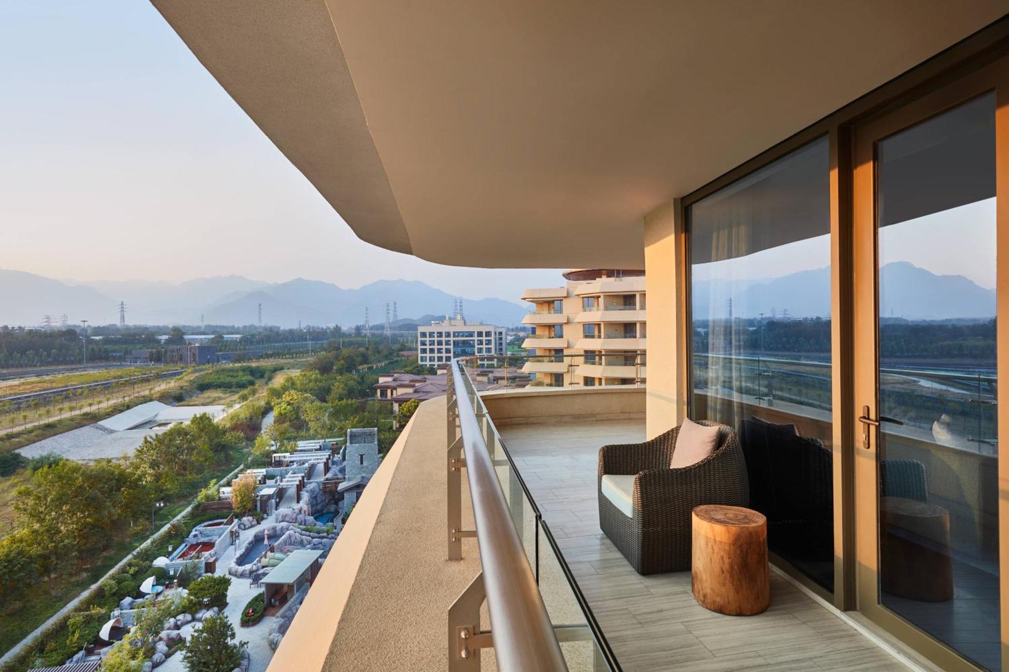 Beijing Marriott Hotel Changping Exteriör bild